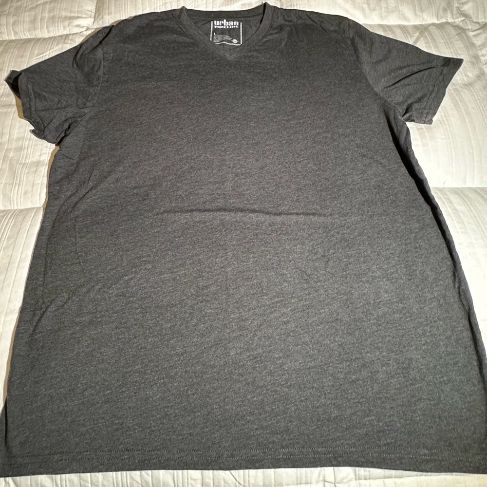 Urban Pipeline V-neck Shirt Large